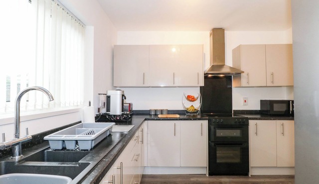 WORDSWORTH, pet friendly, with a garden in Billinge