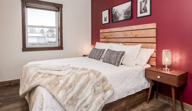 Work & Dine | Free Parking | Simple Comfort