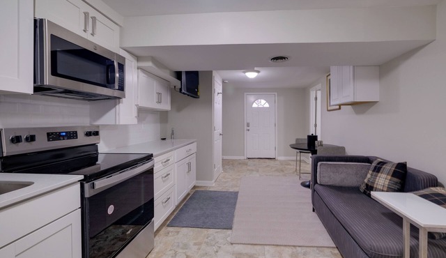 Work & Explore, Cozy Unit 5 Mi to UMD!