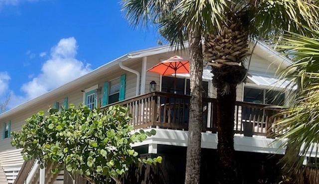 WORK FROM HOME - LIVE IN PARADISE! nLive on Sanibel Island - Walk to the beach!