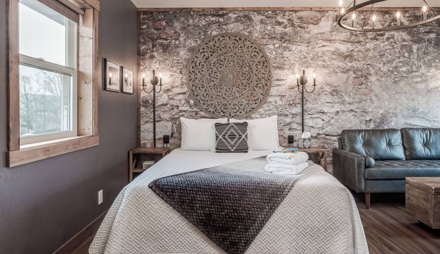 Work & Lounge Space | Free Parking