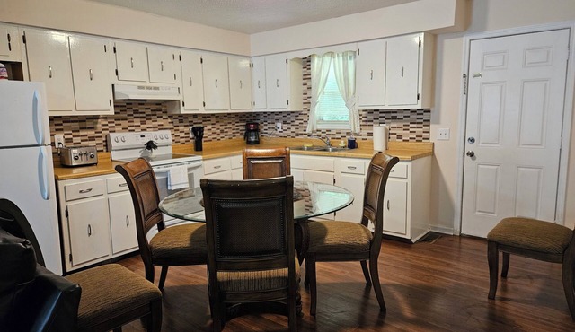 Work or Play here's your place to stay - Executive home ready for your family!