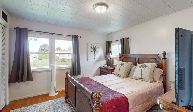 Work & Play! Home 1 Mi to Dtwn & Central Market