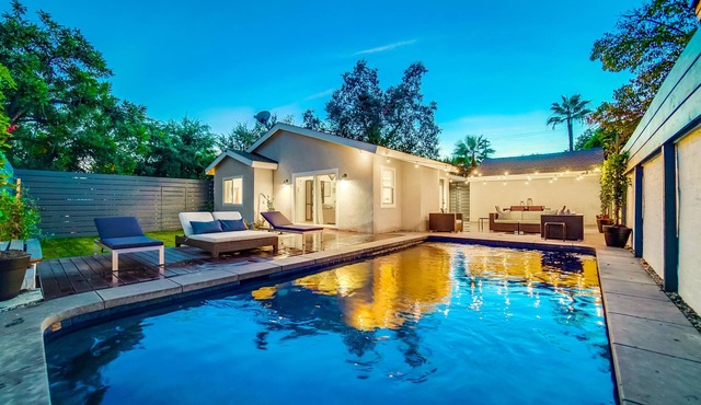 Work, Play, Stay At Home. Family Pool Home to Self Isolate.