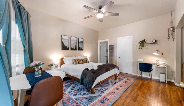 Work Play Stay - Downtown Sacramento Convention & Golden1 Center - Large Studio