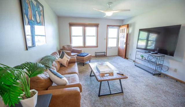 Work & Relax - Modern & Comfy Oasis - Office - Pkg