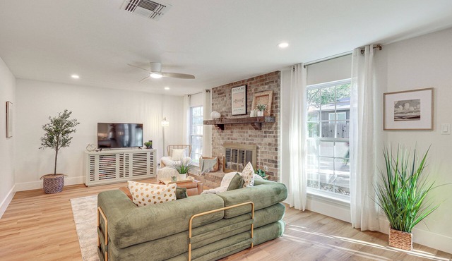 Work & Relax: San Antonio Home w/Hot Tub!