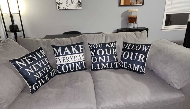 Work+Stay 1 Bed Walk to Train Near NYC & EWR