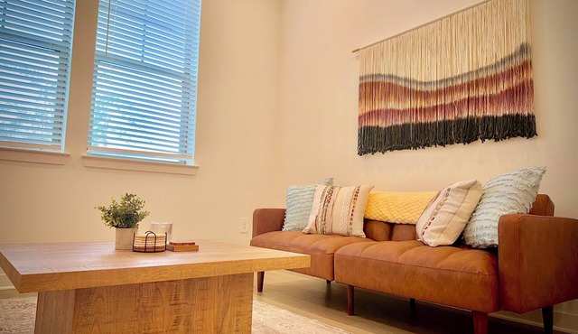 Worker Friendly 1bedroon in an A+ location in Sherman with gym,washer/dryer,pool