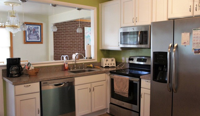 Worker's Den in Richmond - 5 bdr house 3K SF in zip 23227