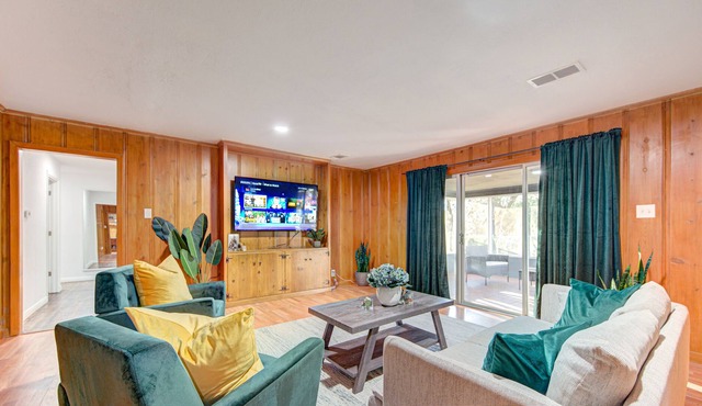 Workers Haven - Pet Friendly- Patio- Fiber Wi-fi