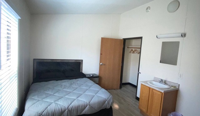 Workforce Lodge, quiet location, High- Speed WiFi via Fiber Optic Cable -100 Mp
