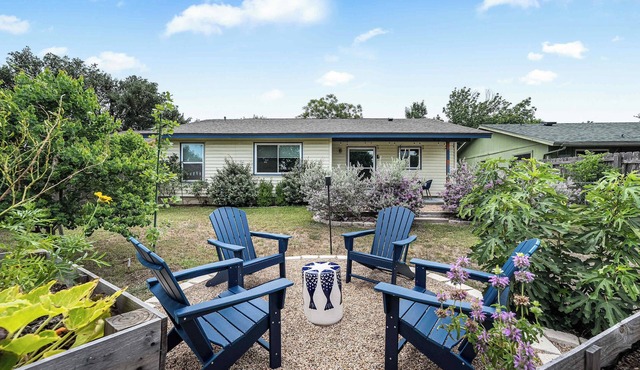 Workspace, Fire Pit & Private Outdoor Space