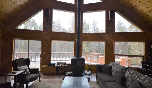 World Class executive Cottage with pool/hot tub near Grand Beach & Lake Winnipeg