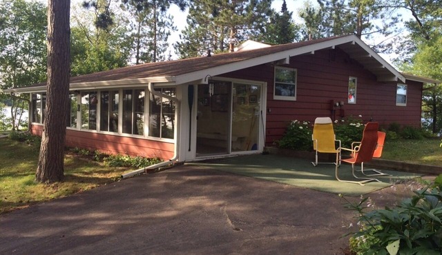 World class setting, Cottage on Peninsula surrounded by Lake Nokomis