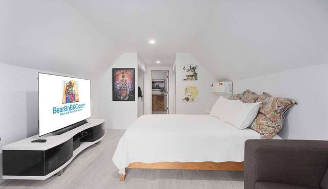 World Cup Home Base Sleeps 8 4BR Huge TVs