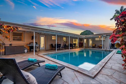 World Cup Luxury Base - 4 Miles to Hard Rock Stadium with Private Pool & Parking