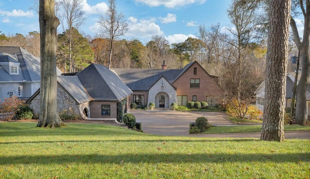 World Cup Luxury Estate | Theater | Nature Reserve