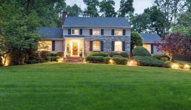 WORLD CUP NJ-Luxe Family & Group Home-Walk to Train-Heated Pool & Spa-Sleeps 10