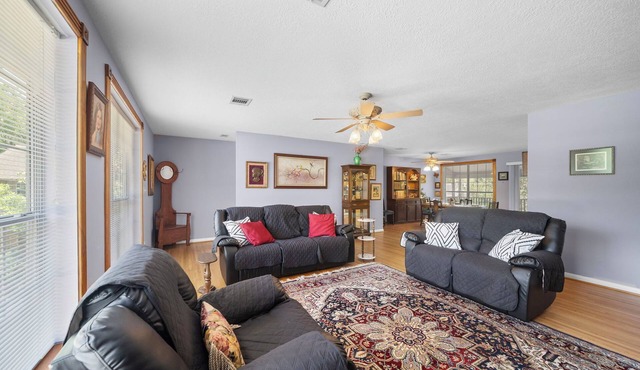 World Cup Ready 3BR Home Sleeps Groups Energy Corridor