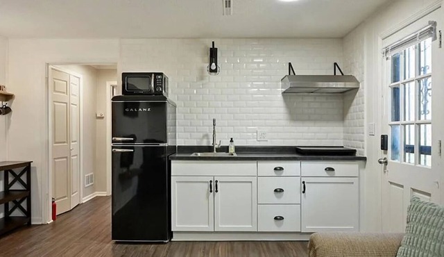World Cup Ready-Fast WiFi- Clean 1 BR-10 minutes to stadiums