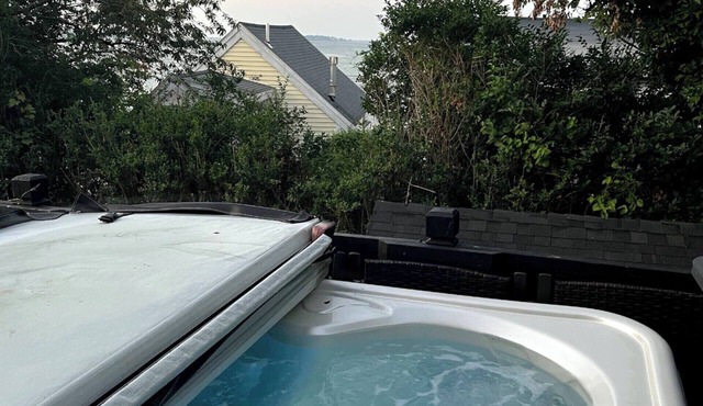 WORLD CUP Ready Ocean View Close to Stadium & Boston with HOT TUB