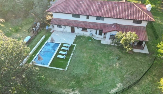 World Cup Ready - Vintage Stay, 30 Acres & Animals