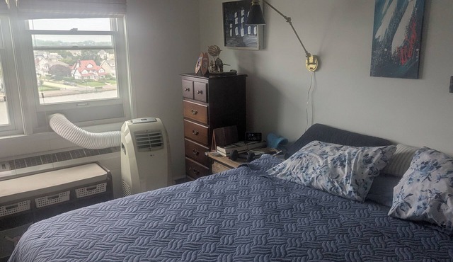 World Cup Rental 2-bedroom condo with WiFi, AC in delightful Asbury Park