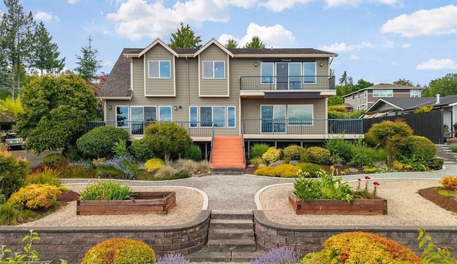 World Cup Retreat w/Puget Sound Views – Easy Seattle Access