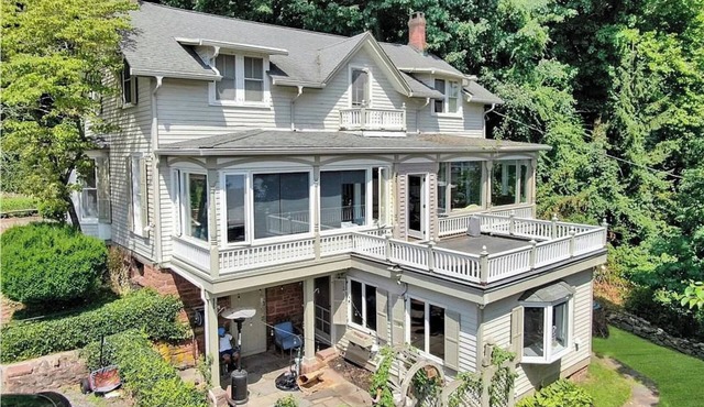 World Cup Stay at Hudson River View Estate with Private Tennis Court