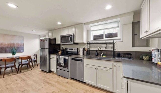 World Cup Stay | Green Lake Lower Unit + Parking