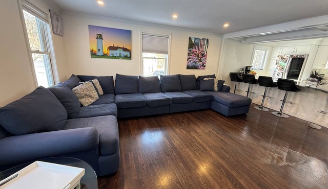World Cup Stay in Easton! Elegant Suburban Escape Close to Boston Excitement