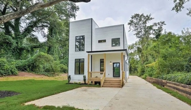World Cup Stay! Modern ATL House + Guest House