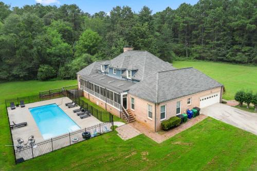 World Cup Villa - Pool - Private Soccer - Sleeps 16