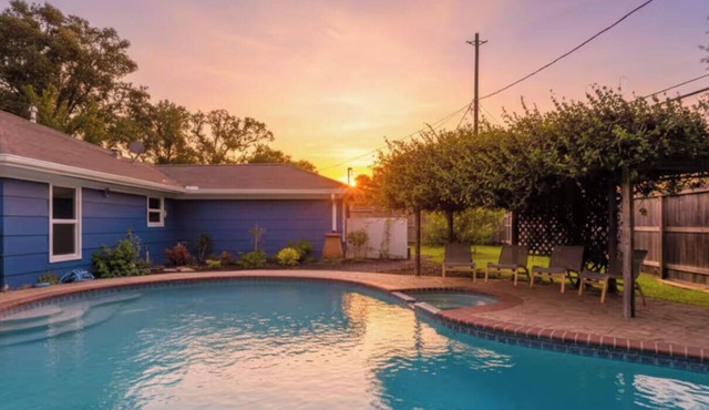 World Cup Walk to Stadium Pool Sleeps 14