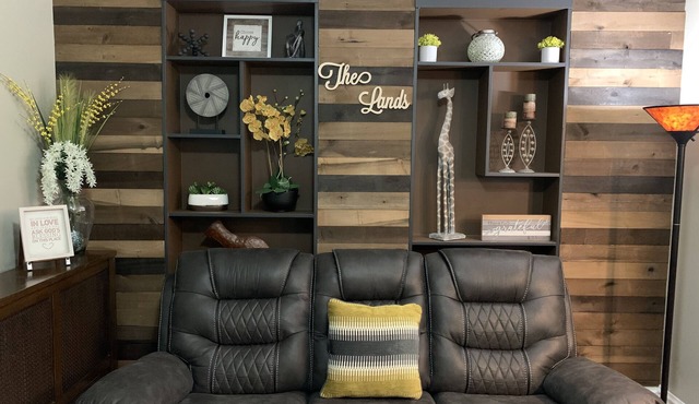 World’s Fair Charm -Two Story 3 bdrm