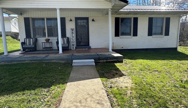 Worth The Wait Farm Guest House Near Red River Gorge