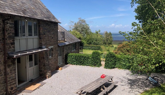 WORTHY BARN, pet friendly, country holiday cottage in Porlock Weir