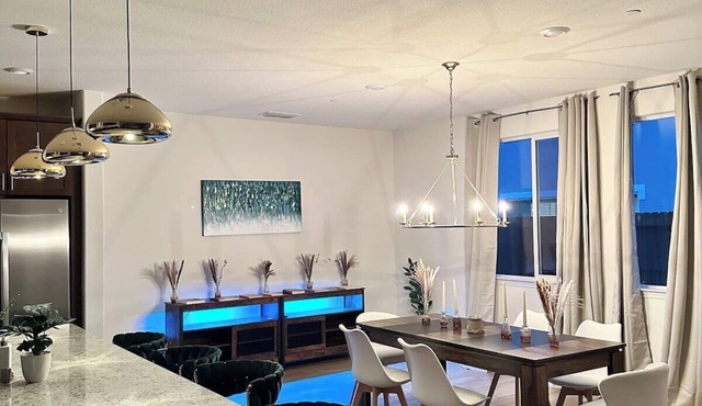 WOW! EPIC & Astonishing : Luxurious New Smart 5 BR Home with 9 Beds