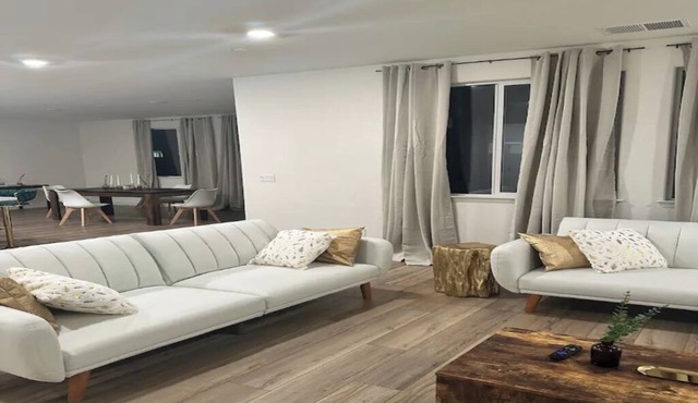 WOW! EPIC & Astonishing : Luxurious New Smart 5 BR Home with 10 Beds