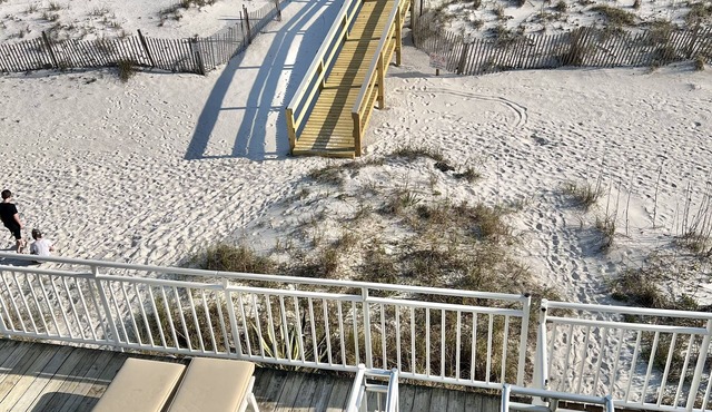 WOW Free 4 Pet, Closest to the Gulf Luxury 4 Bed,3Bath 3 Decks Sleeps 14 2500 SF