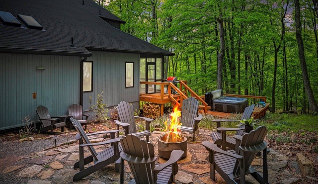 🌲WOW it’s HUGE🌟5 bdrm 6 ba🫧PREMIER HOST😎5 STAR Mountainside getaway🪷HOT TUB