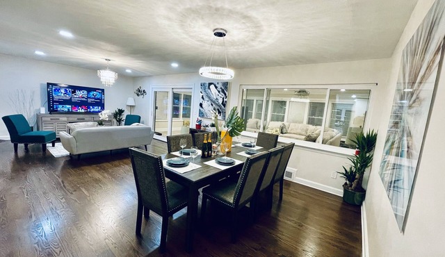 Wow! Modern+Spacious Home ⭐️GREAT LOCATION⭐️