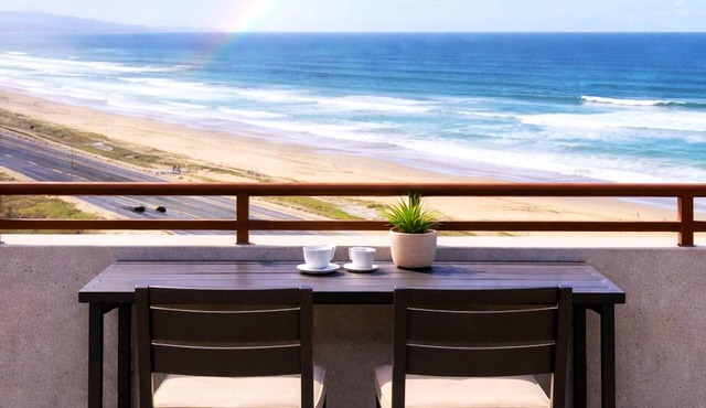 WOW !OCEANFRONT VIEW, contemporary condo, balcony/elevator