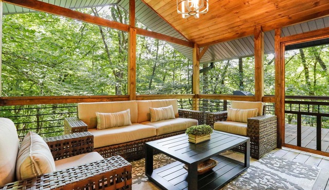 WOW🌟PREMIER HOST😎Modern+Luxury🌷Double Screened Porches🌳4 BED 4 BATH🫧HotTub