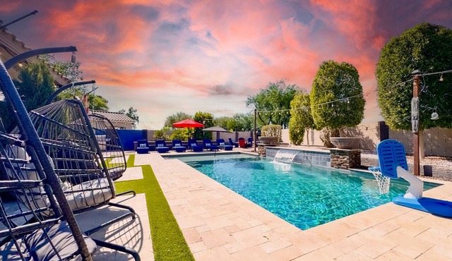WOW! Queen Creek Heated Pool Home Sleeps 10. 3 King Rooms.