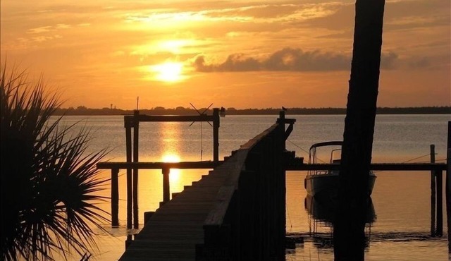 Wow! Right on the Intracoastal Waterway + Boat Dock - Direct Waterfront Property