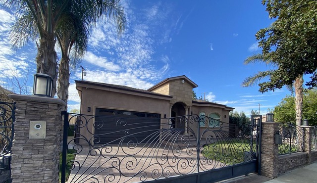 WOW.!! Stunning 3 Bedroom Luxury Lake Balboa Home.