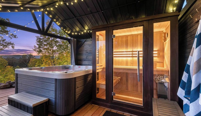 Wow views! 5BR, 4B, 3 Kings, Hot Tub & Sauna spa area, 85" TV, Pool Table