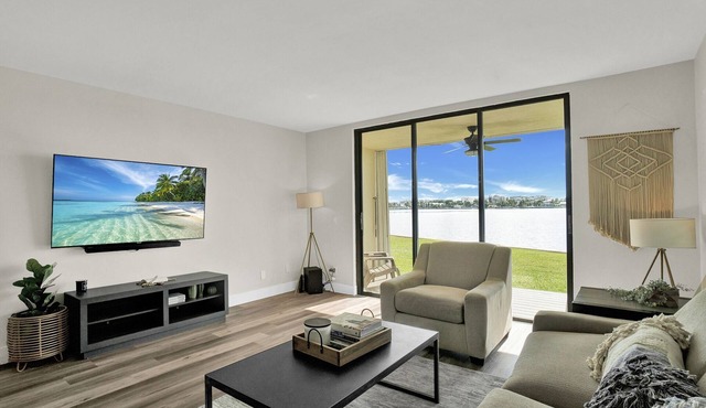 Wow! Waterfront condo & Boat dock@Palm Beach